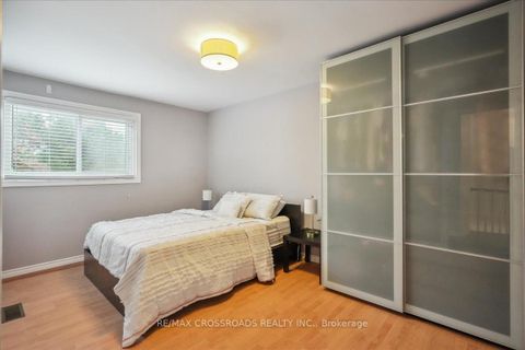 Photo 16 at 43 - 121 L'Amoreaux Drive, L'Amoreaux, Toronto