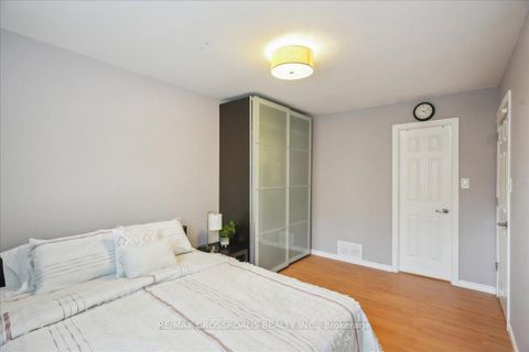 Photo 17 at 43 - 121 L'Amoreaux Drive, L'Amoreaux, Toronto