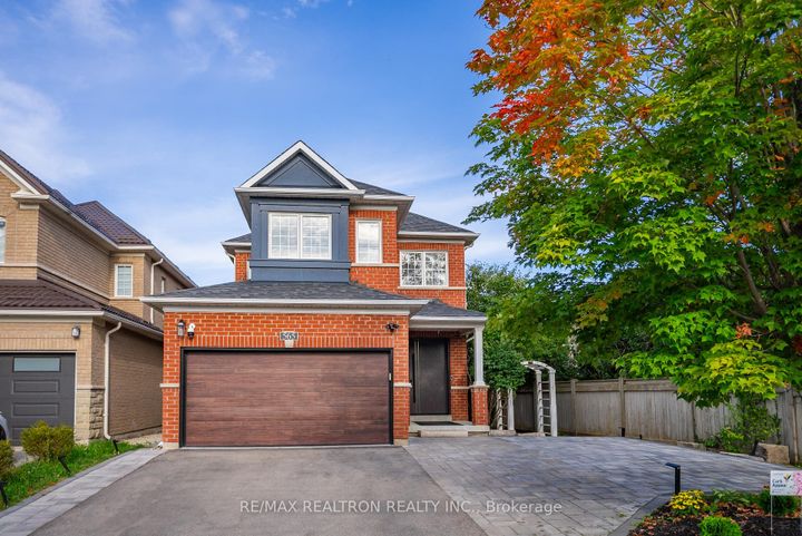 Photo 6 at 565 Thornhill Woods Drive, Patterson, Vaughan