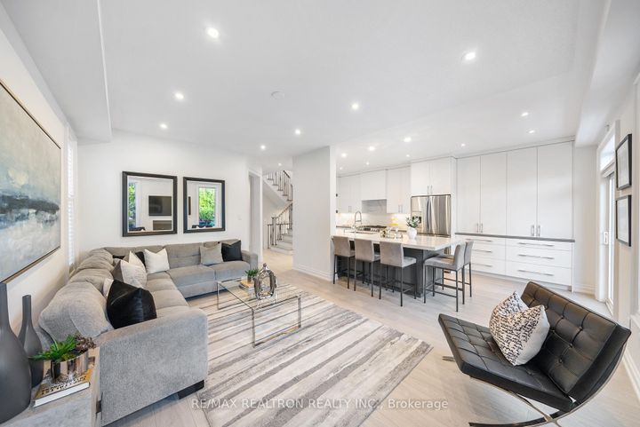 Photo 9 at 565 Thornhill Woods Drive, Patterson, Vaughan