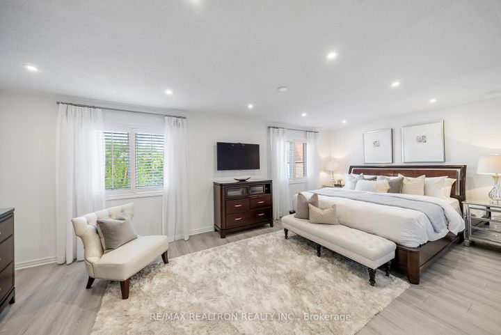 Photo 18 at 565 Thornhill Woods Drive, Patterson, Vaughan