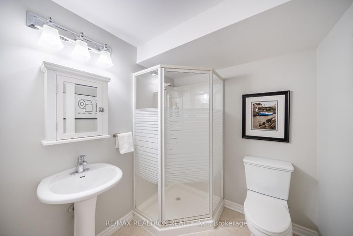 Photo 28 at 565 Thornhill Woods Drive, Patterson, Vaughan