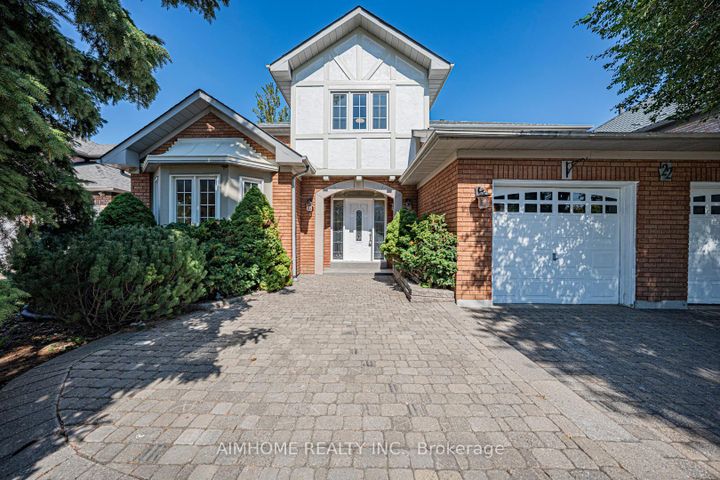 Photo 1 at 22 Chiltern Hill, Bayview Hill, Richmond Hill