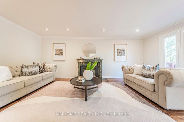 Photo 8 at 22 Chiltern Hill, Bayview Hill, Richmond Hill