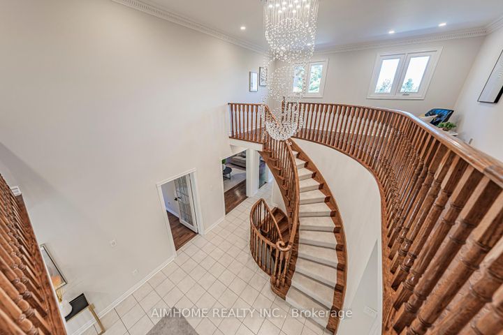 Photo 11 at 22 Chiltern Hill, Bayview Hill, Richmond Hill