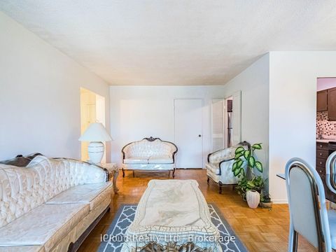 Photo 12 at 205 - 5 Shady Golfway, Flemingdon Park, Toronto