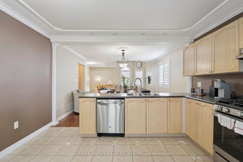 Photo 11 at 6 Ambler Bay, Georgian Drive, Barrie