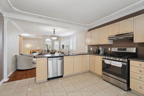 Photo 12 at 6 Ambler Bay, Georgian Drive, Barrie