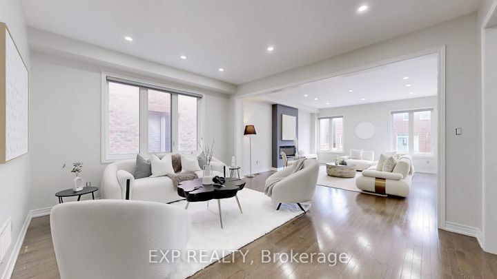 Photo 4 at 552 Mactier Drive S, Kleinburg, Vaughan