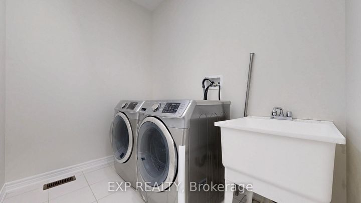 Photo 27 at 552 Mactier Drive S, Kleinburg, Vaughan