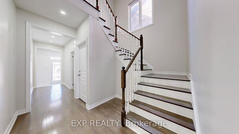 Photo 17 at 552 Mactier Drive S, Kleinburg, Vaughan