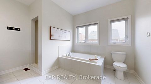 Photo 20 at 552 Mactier Drive S, Kleinburg, Vaughan