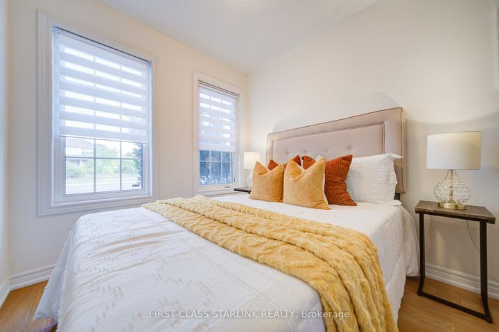 Photo 14 at 9922 Mccowan Road, Berczy, Markham