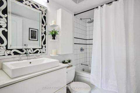 Photo 10 at 611 - 10 Delisle Avenue, St. Clair, Toronto
