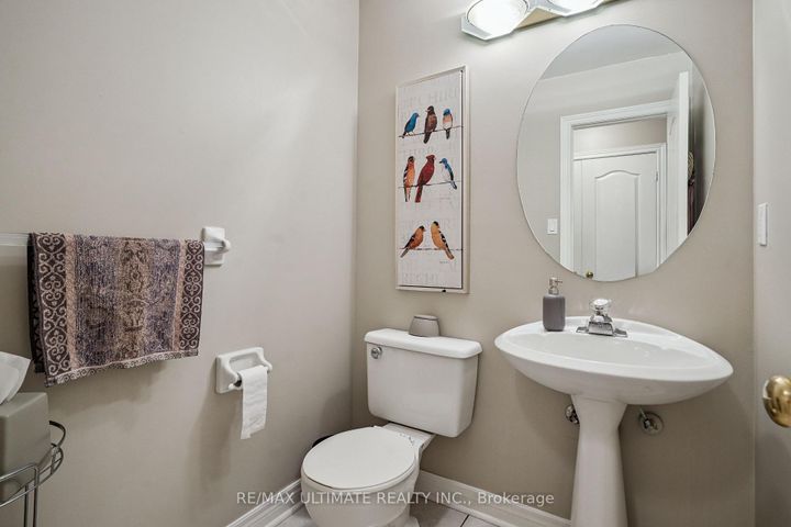 Photo 9 at 961 Focal Road, East Credit, Mississauga
