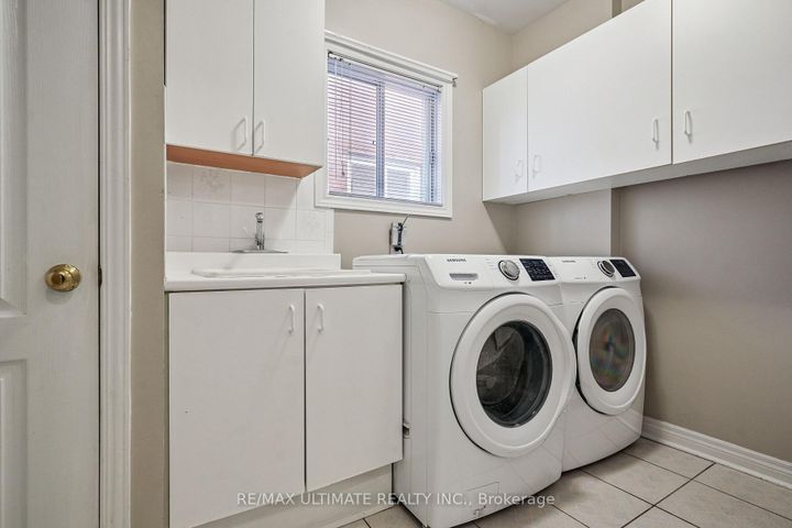 Photo 10 at 961 Focal Road, East Credit, Mississauga