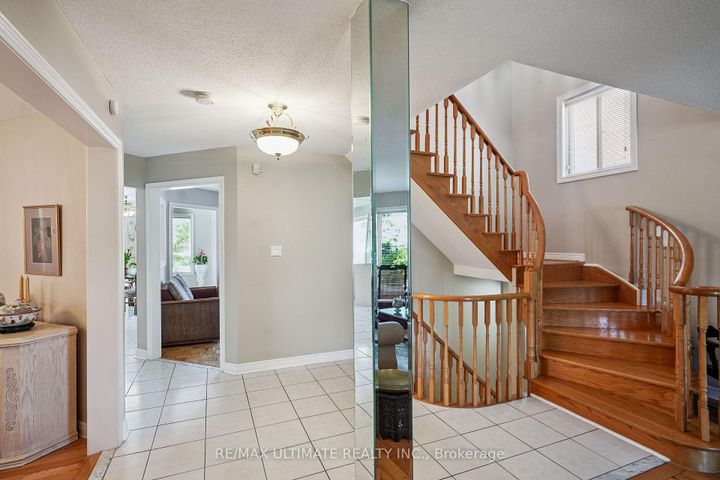 Photo 11 at 961 Focal Road, East Credit, Mississauga