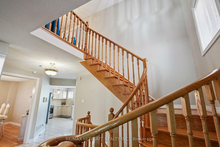 Photo 13 at 961 Focal Road, East Credit, Mississauga
