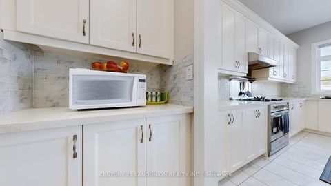 Photo 10 at 234 Touch Gold Crescent, Bayview Southeast, Aurora