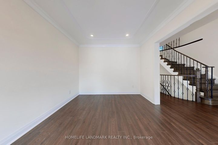Photo 4 at 2587 Credit Valley Road, Central Erin Mills, Mississauga
