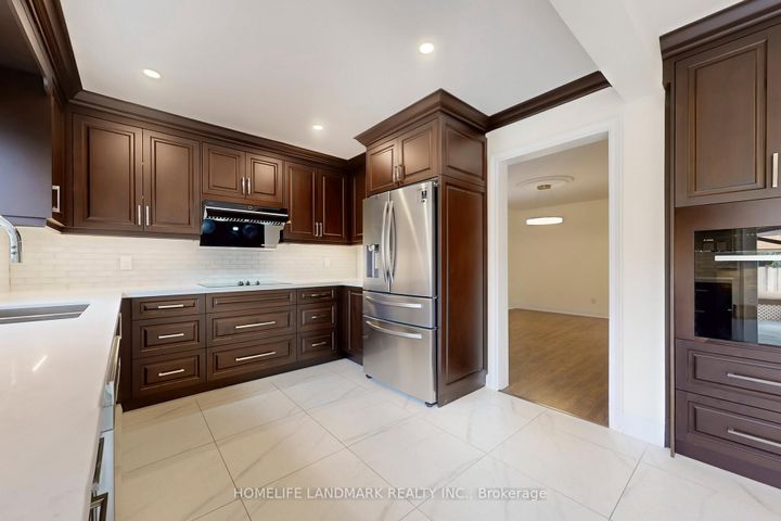 Photo 7 at 2587 Credit Valley Road, Central Erin Mills, Mississauga