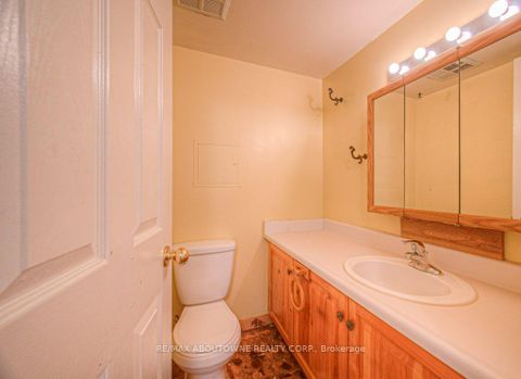 Photo 10 at 103 - 1071 Queens Avenue, CP College Park, Oakville