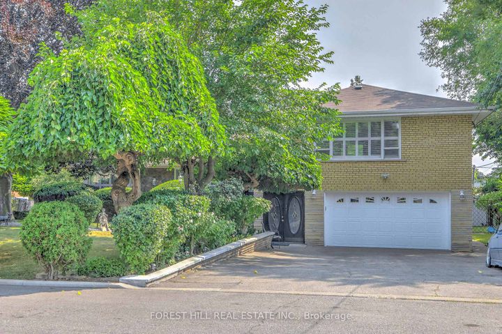 Photo 0 at 89 Portage Avenue, Pelmo Park W4, Toronto