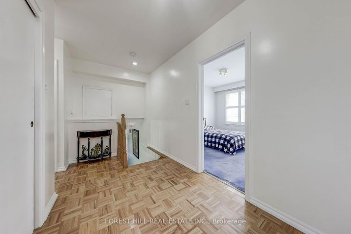 Photo 17 at 89 Portage Avenue, Pelmo Park W4, Toronto