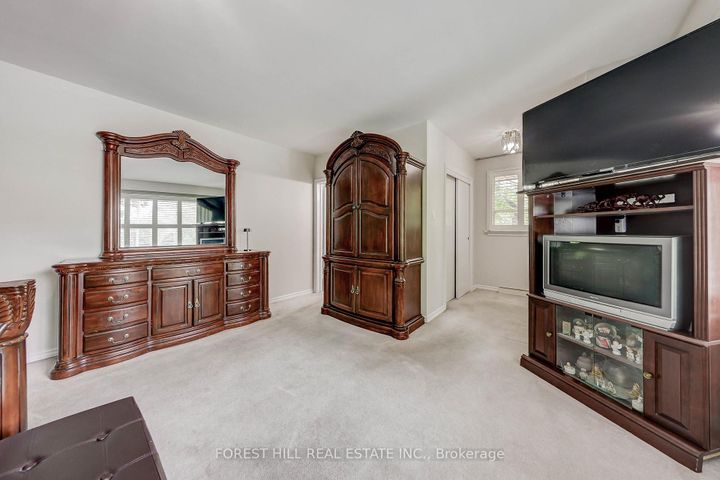 Photo 21 at 89 Portage Avenue, Pelmo Park W4, Toronto