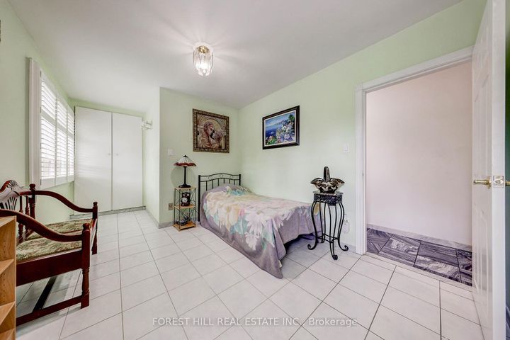 Photo 27 at 89 Portage Avenue, Pelmo Park W4, Toronto