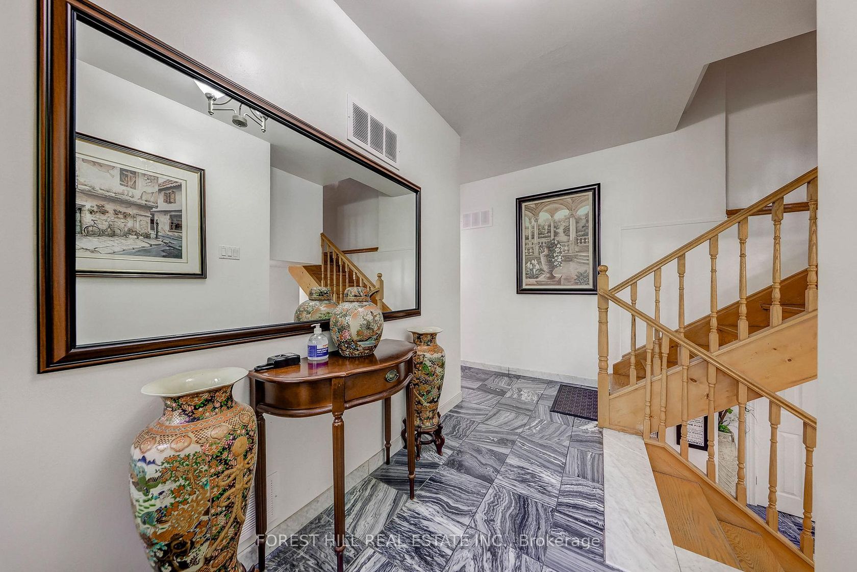 Photo 8 at 89 Portage Avenue, Pelmo Park W4, Toronto