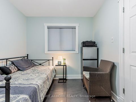 Photo 13 at 71 Satchell Boulevard, Centennial Scarborough, Toronto
