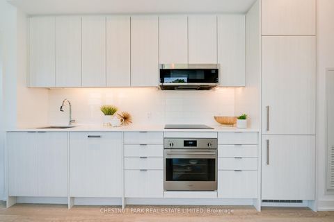 Photo 10 at 406 - 250 Lawrence Avenue W, Lawrence Park North, Toronto