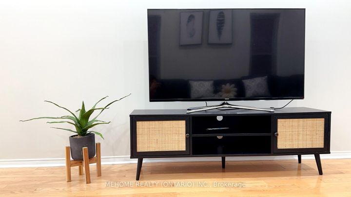 Photo 4 at 15 Catherina Street, Berczy, Markham