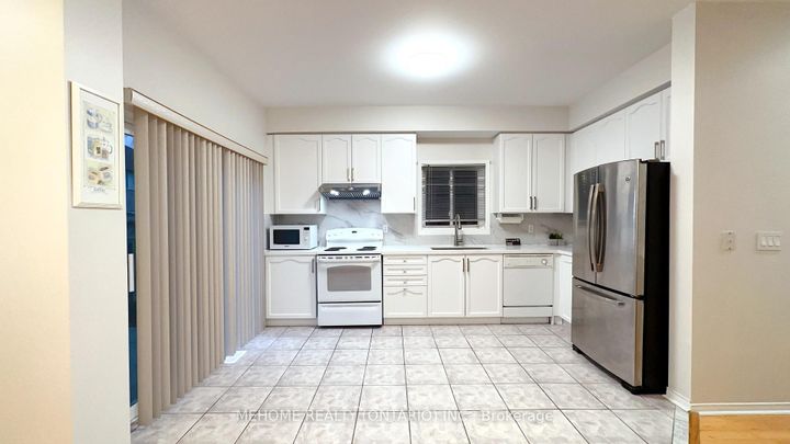 Photo 8 at 15 Catherina Street, Berczy, Markham