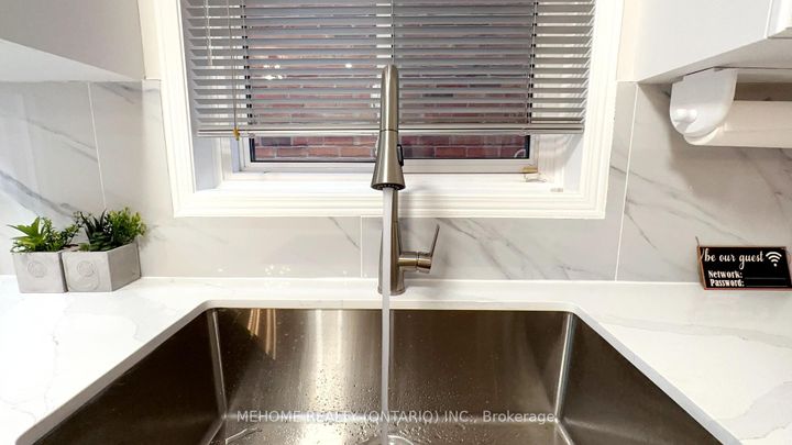 Photo 9 at 15 Catherina Street, Berczy, Markham