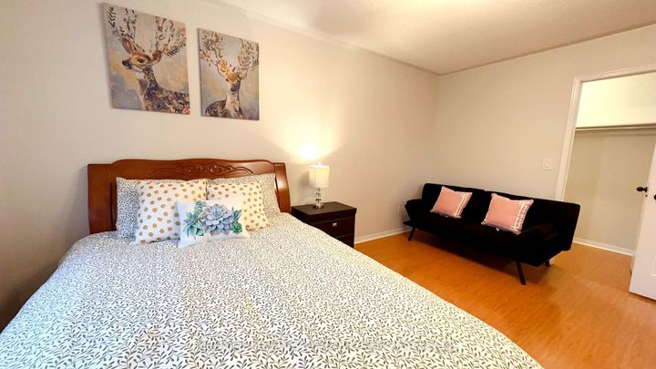 Photo 12 at 15 Catherina Street, Berczy, Markham