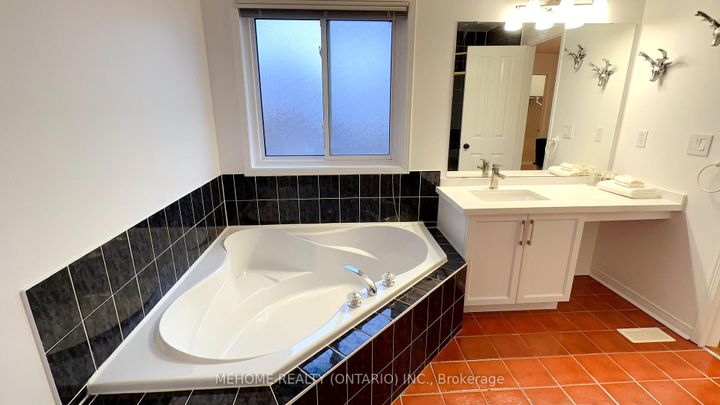 Photo 20 at 15 Catherina Street, Berczy, Markham