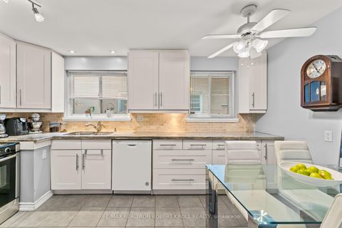 Photo 8 at 92 Elise Terrace, Newtonbrook West, Toronto