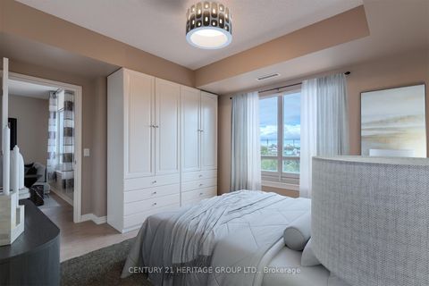 Photo 5 at 615 - 9245 Jane Street, Maple, Vaughan