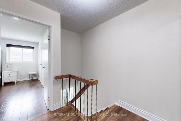 Photo 16 at 62 - 60 Hanson Road, Fairview, Mississauga
