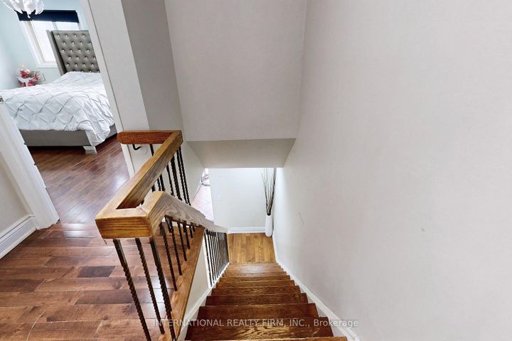 Photo 17 at 62 - 60 Hanson Road, Fairview, Mississauga