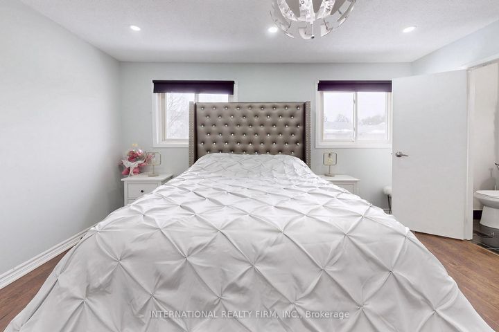 Photo 19 at 62 - 60 Hanson Road, Fairview, Mississauga