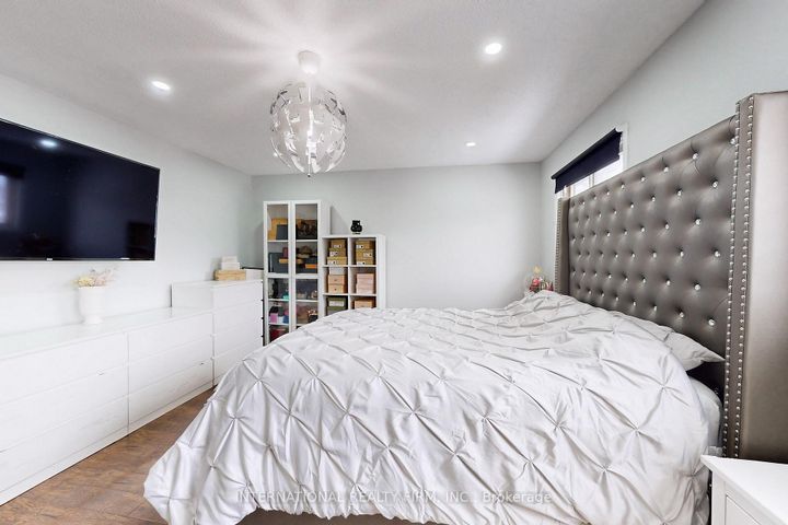 Photo 21 at 62 - 60 Hanson Road, Fairview, Mississauga