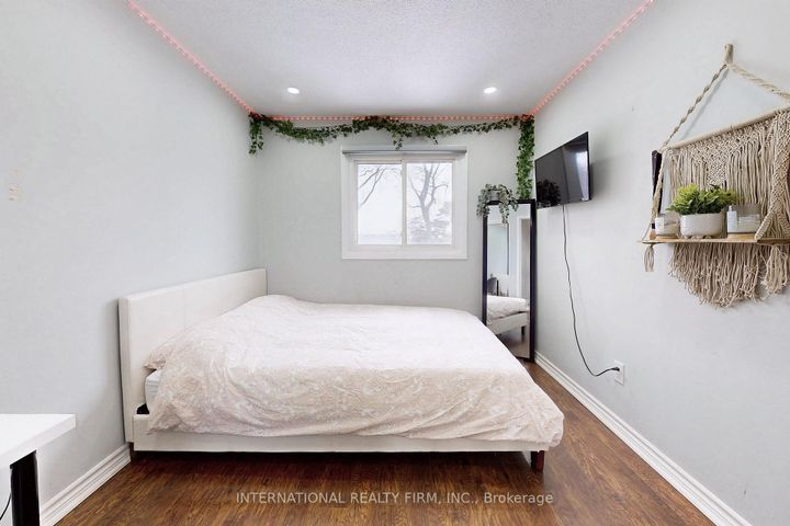 Photo 25 at 62 - 60 Hanson Road, Fairview, Mississauga