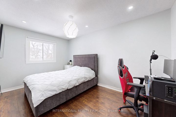 Photo 27 at 62 - 60 Hanson Road, Fairview, Mississauga