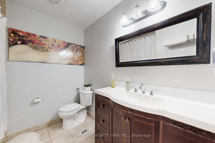 Photo 31 at 62 - 60 Hanson Road, Fairview, Mississauga