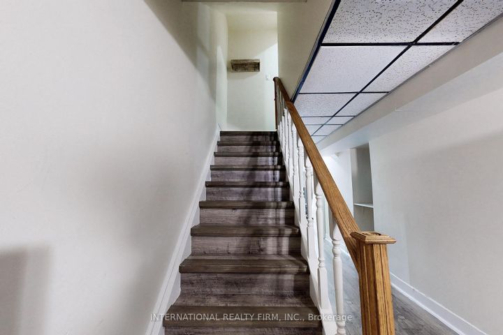 Photo 32 at 62 - 60 Hanson Road, Fairview, Mississauga