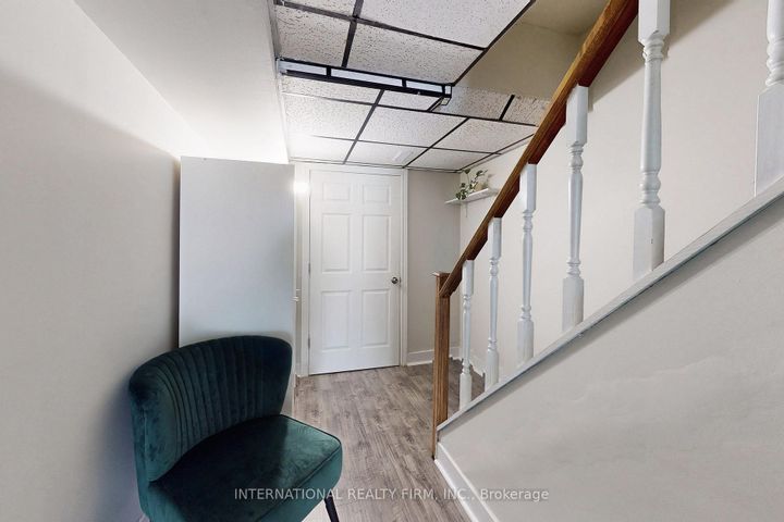 Photo 33 at 62 - 60 Hanson Road, Fairview, Mississauga