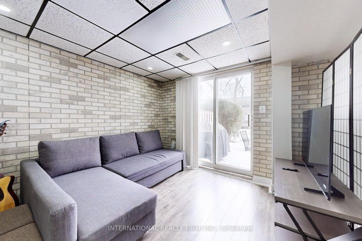 Photo 37 at 62 - 60 Hanson Road, Fairview, Mississauga